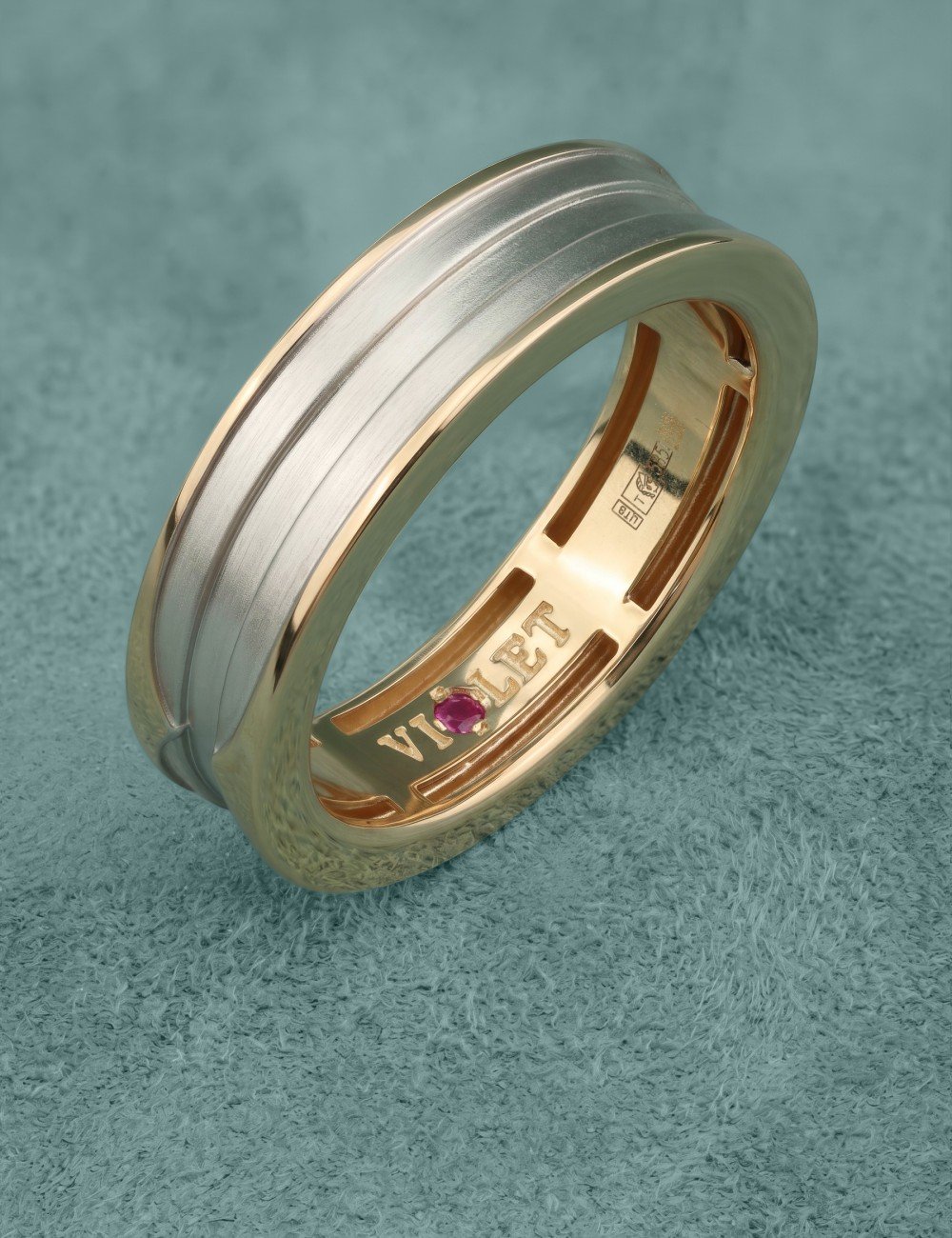 Кольцо из золота c рубином