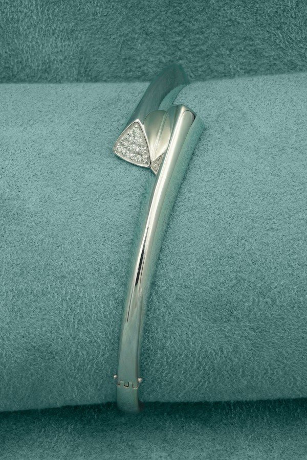 Браслет из белого золота c бриллиантами