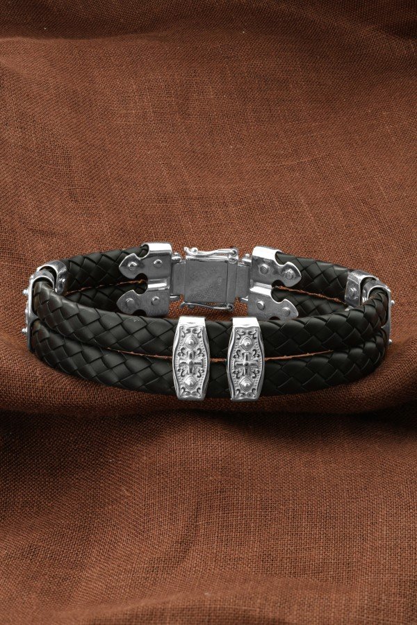 Браслет из белого золота c шнурком