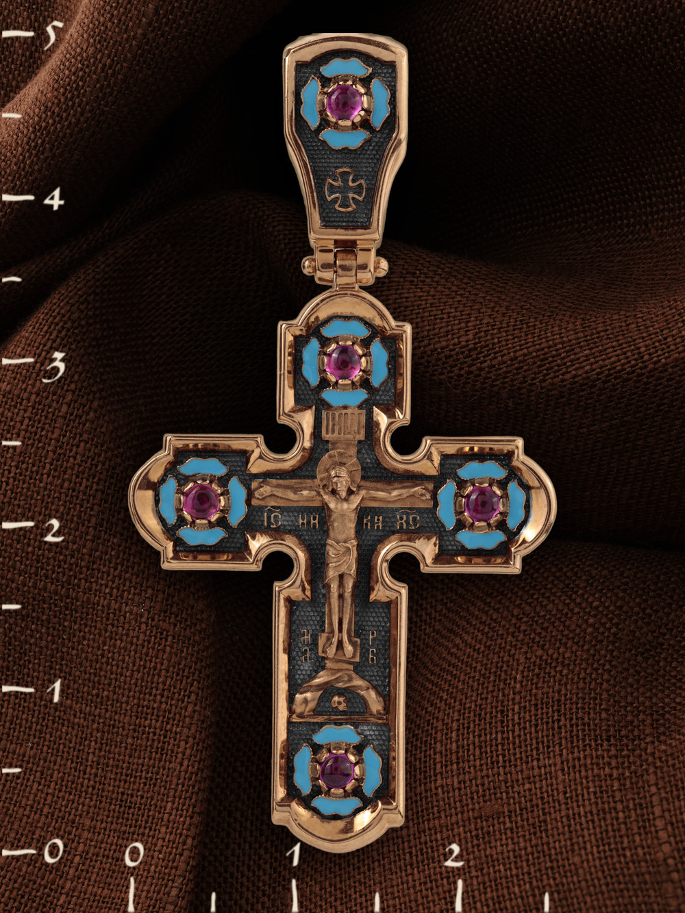 Крест из золота c эмаль и рубином