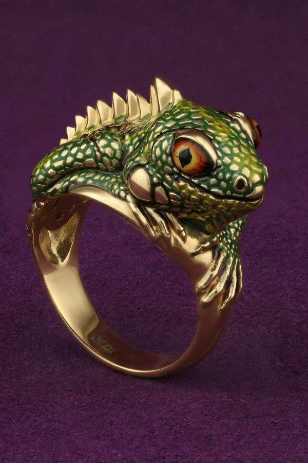 Кольцо из лимонного золота 585 пробы c эмалью и рубином