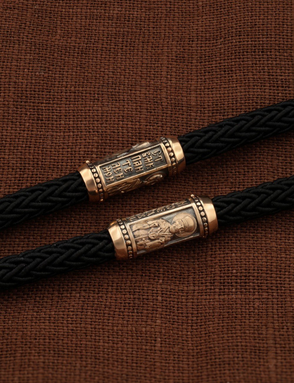 Шнурок шёлковый из золота 585 пробы c шёлковым шнурком