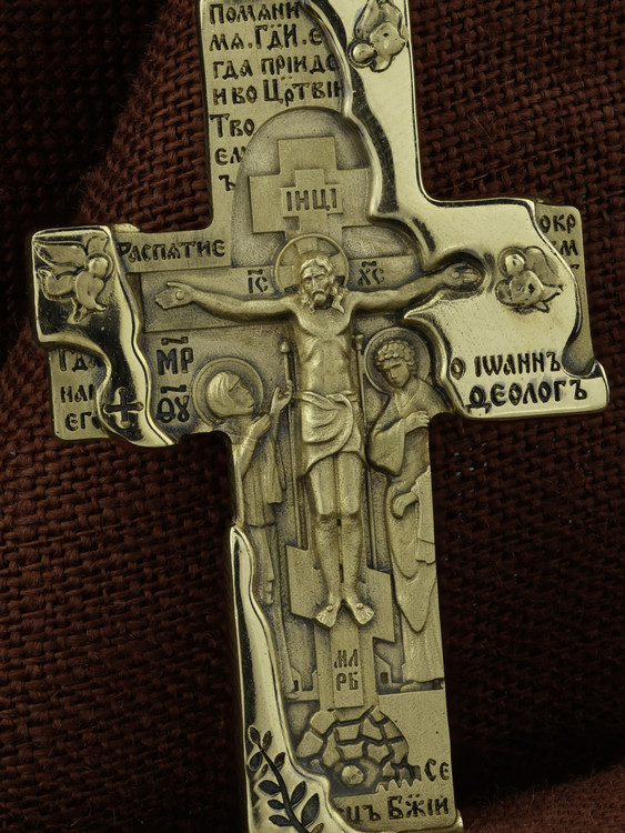 Крест из зелёного золота