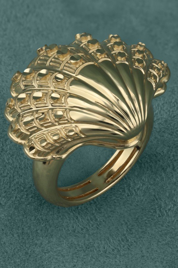 Кольцо из лимонного золота c рубином