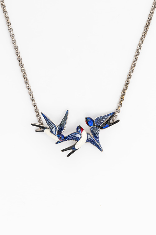 Колье из белого золота c эмаль