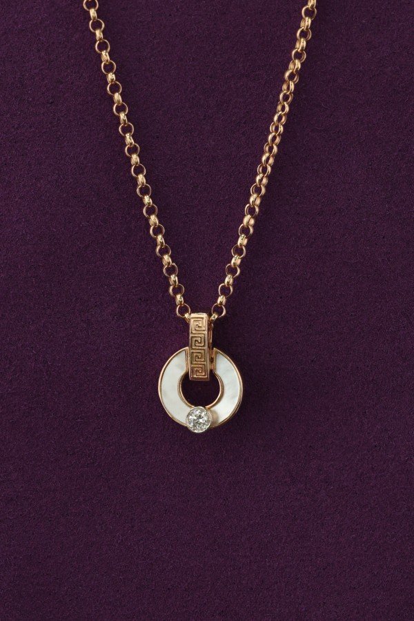 Колье из золота 585 пробы c бриллиантами и перламутром