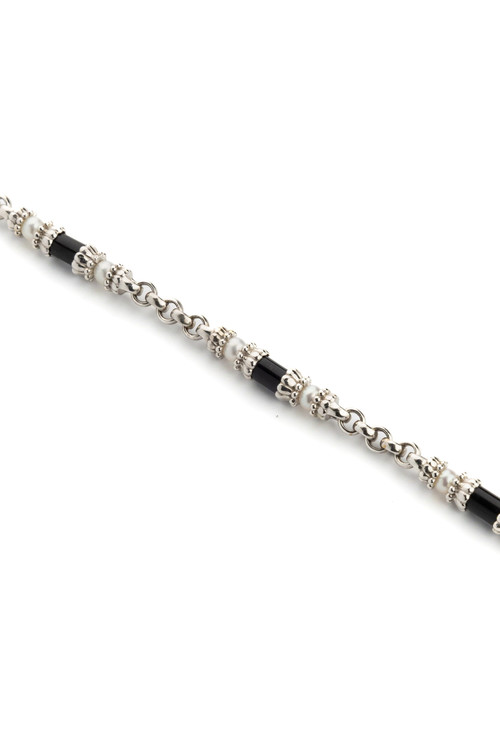 Браслет из белого золота c жемчугом и ониксом