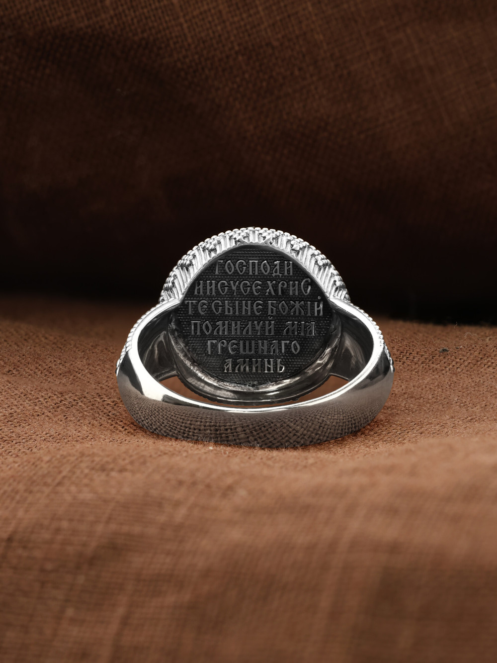 Кольцо из белого золота