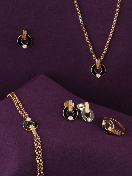 Браслет из золота c бриллиантами и ониксом