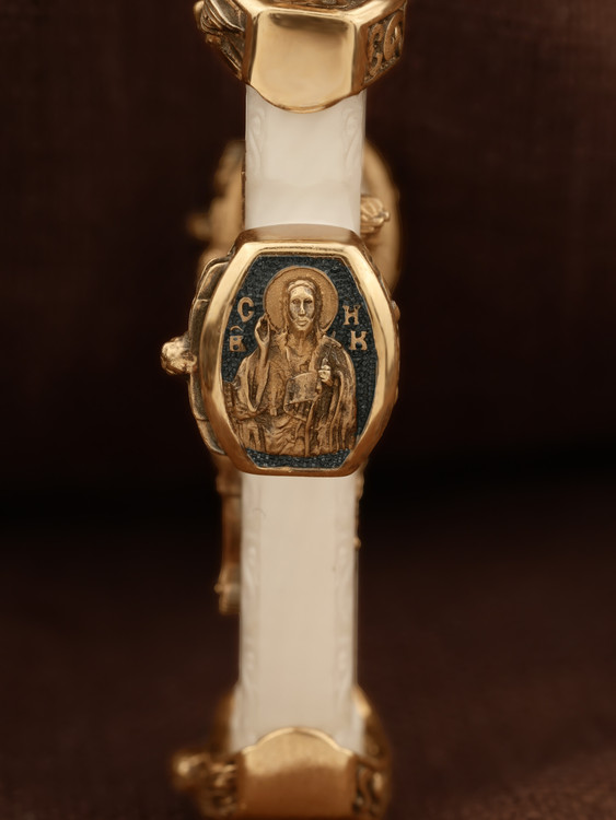 Крест из золота c бивнем мамонта