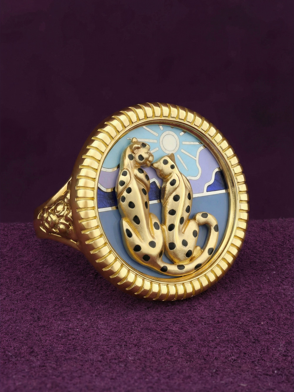 Кольцо из лимонного золота c эмаль