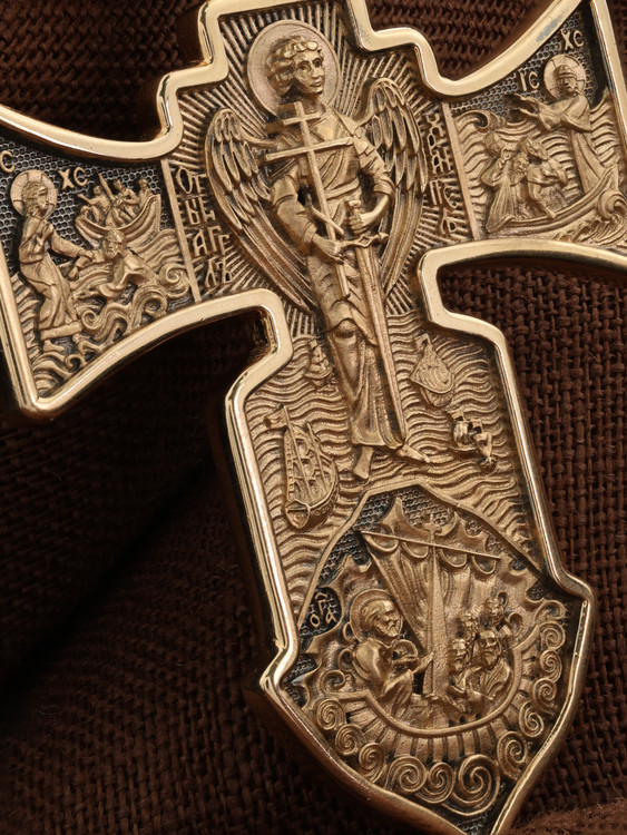 Крест из золота