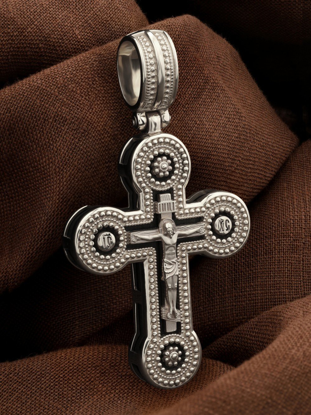 Крест из белого золота c эбеновым деревом