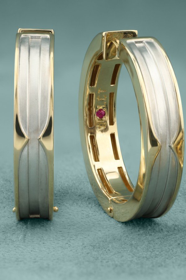 Серьги из лимонного золота c рубином