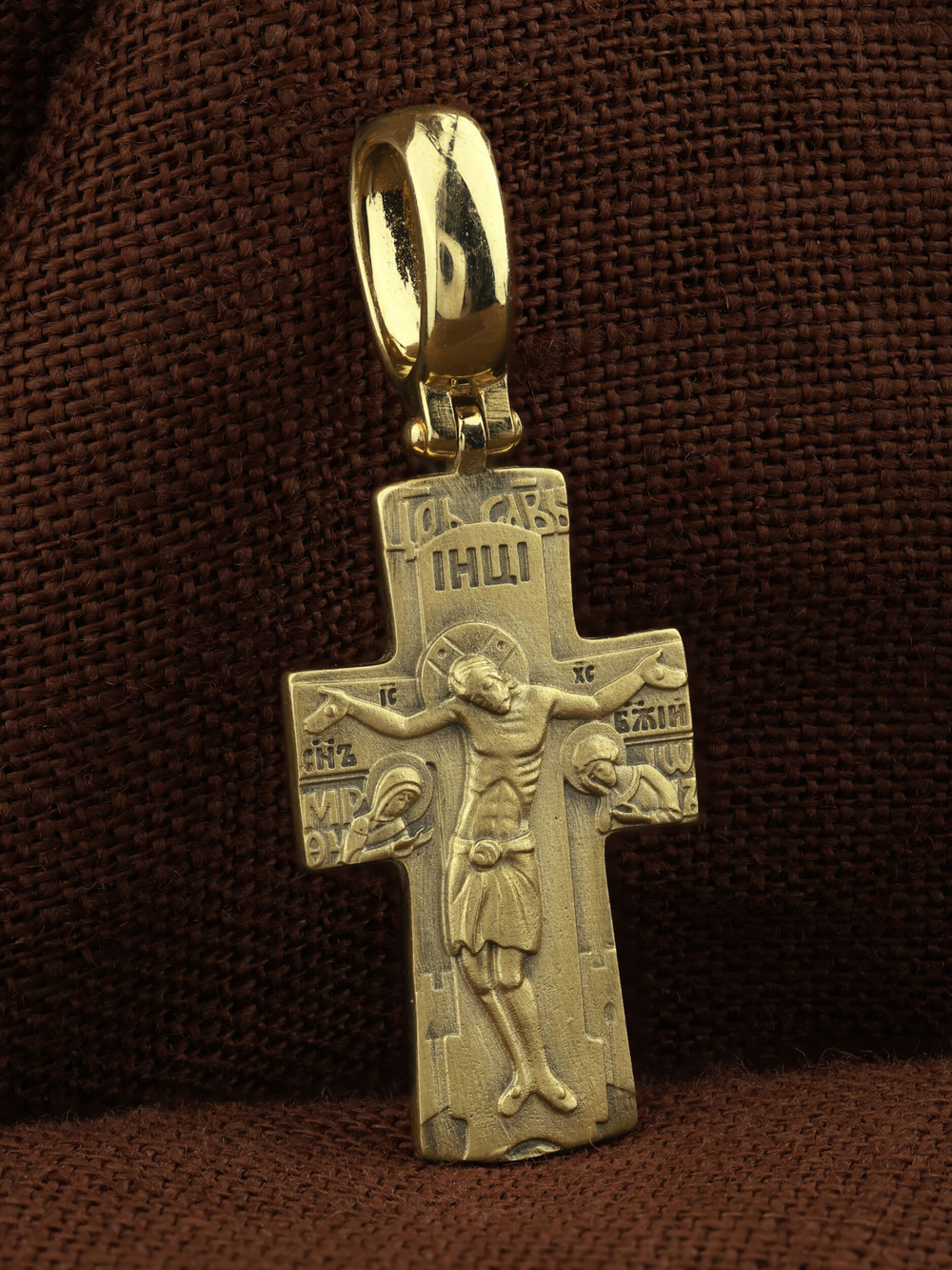 Крест из лимонного золота