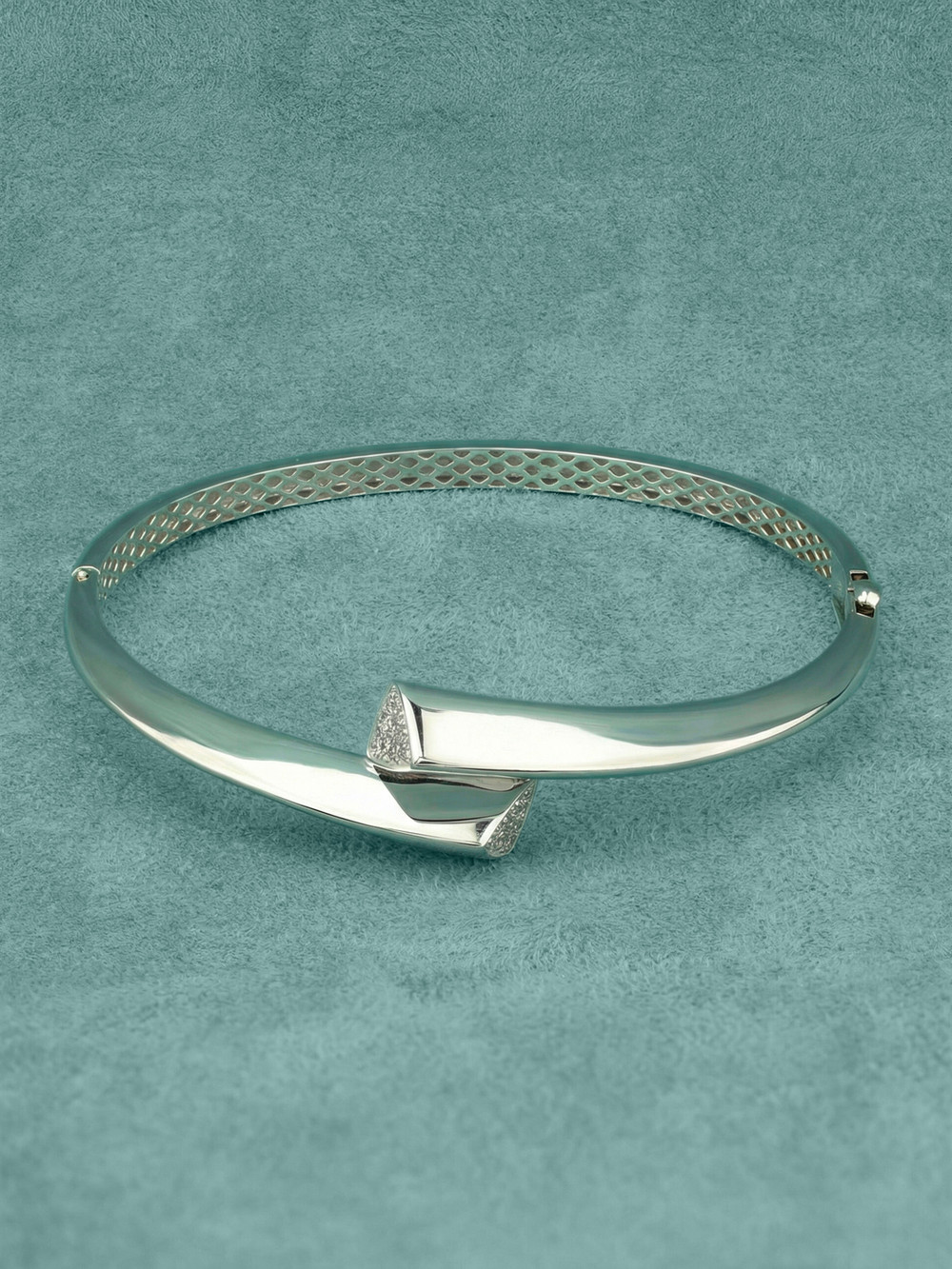 Браслет из белого золота c бриллиантами