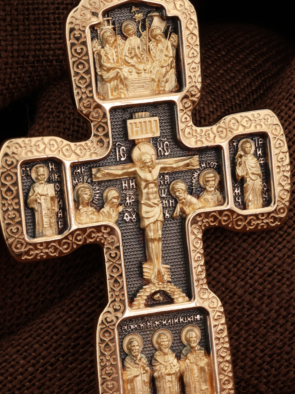 Крест из золота