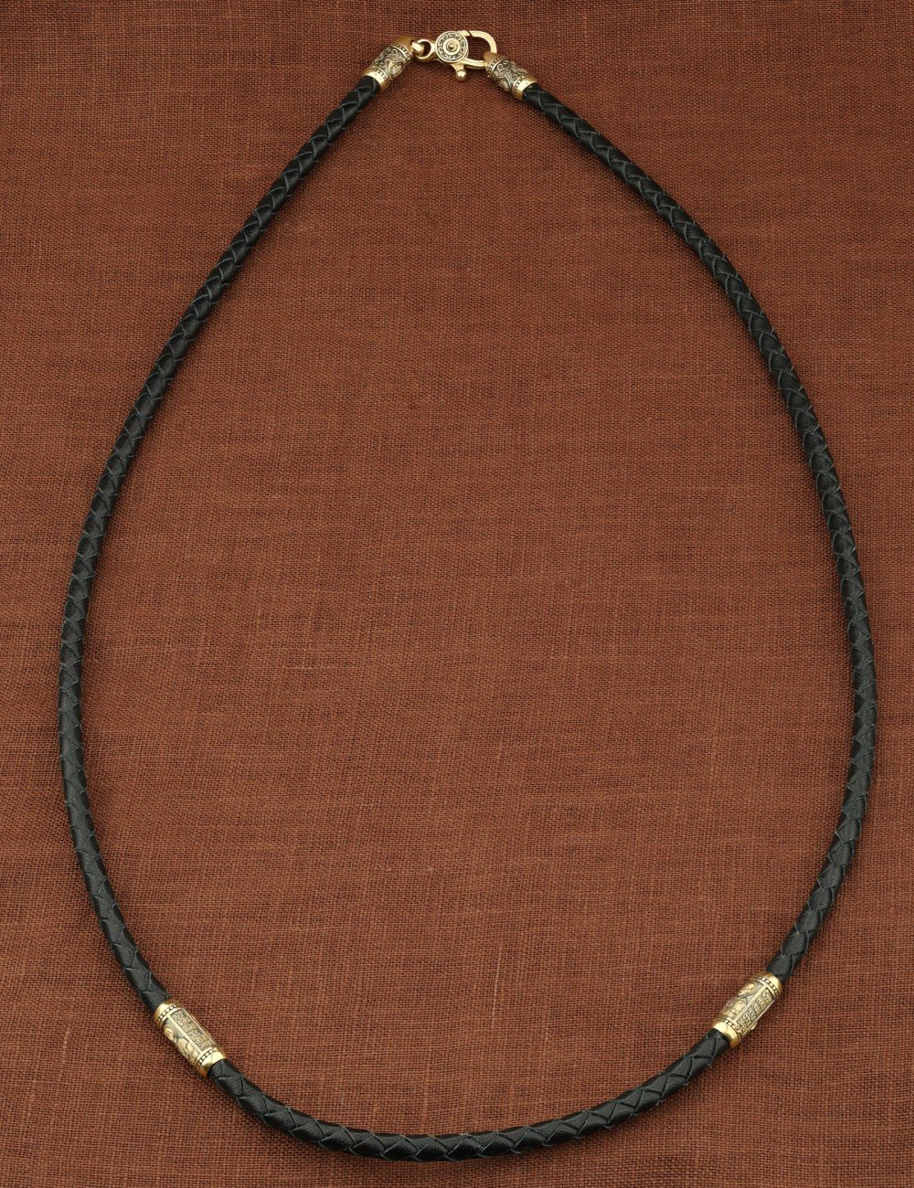 Гайтан из лимонного золота c кожаным шнурком