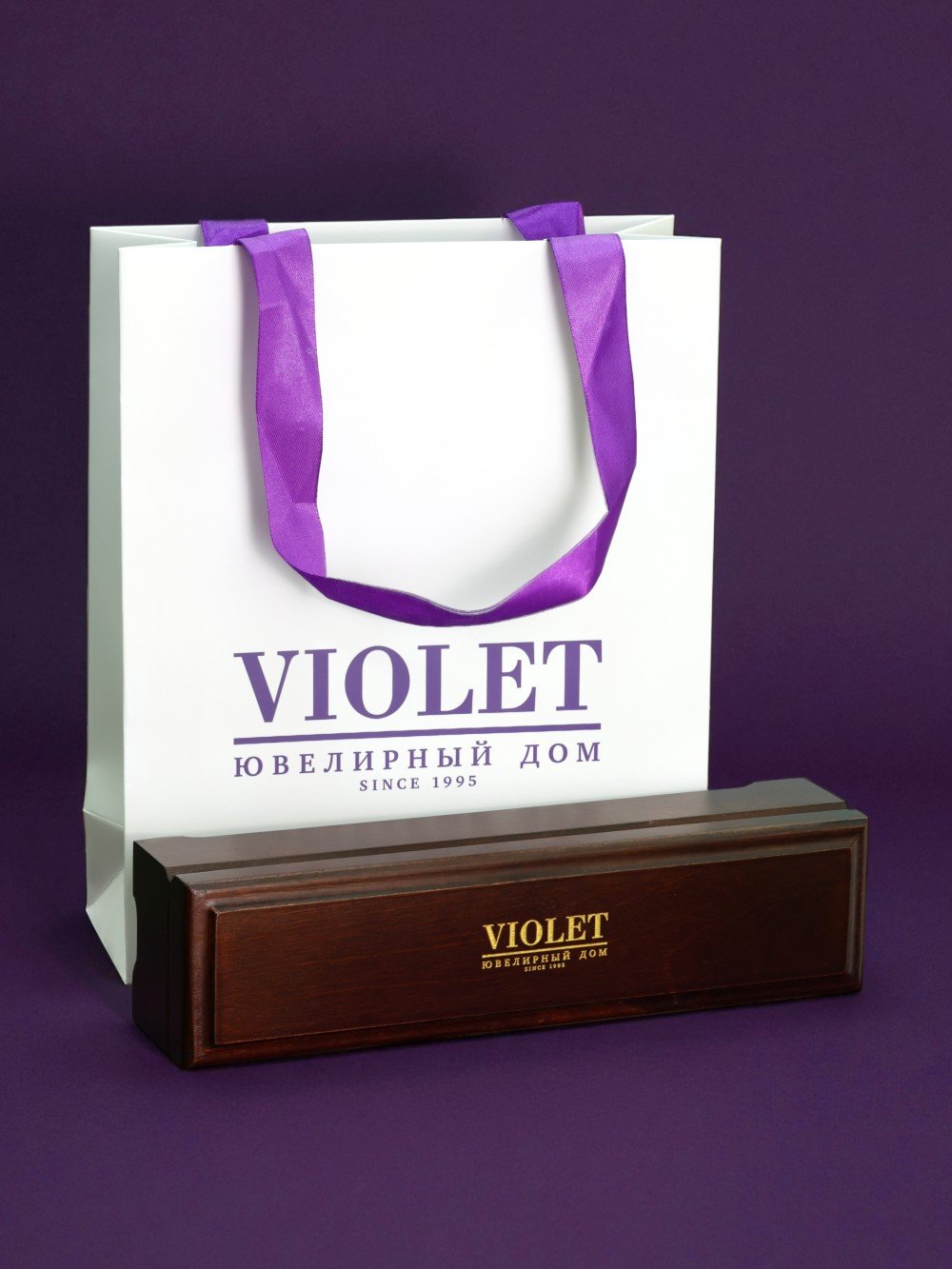 Браслет из золота c шнурком и ониксом