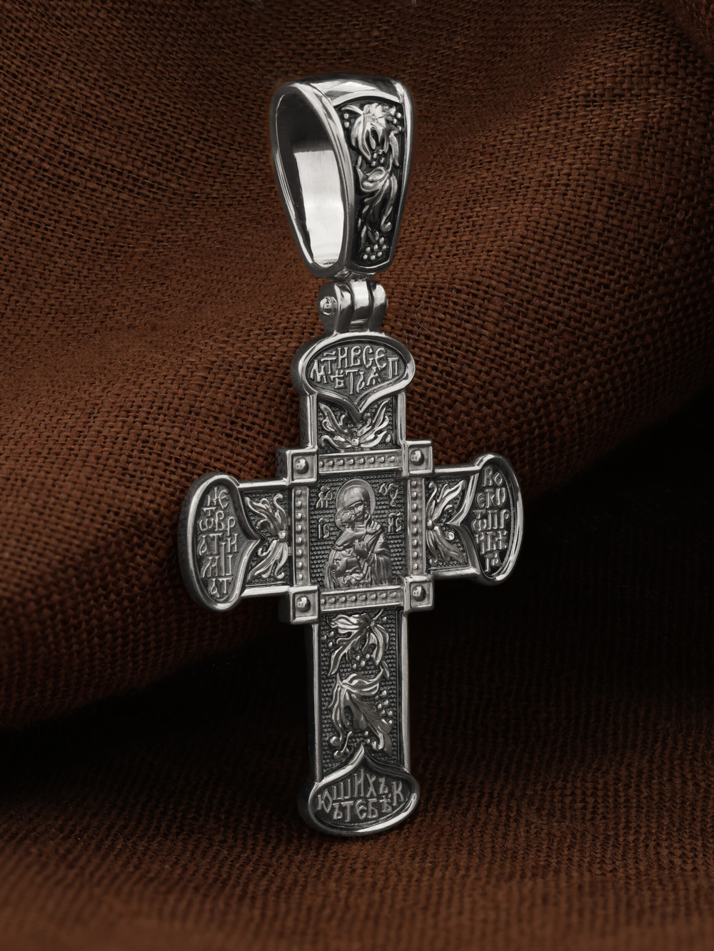 Крест из белого золота