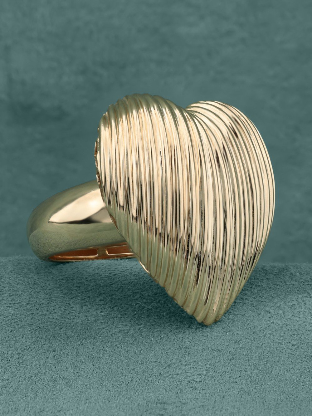 Кольцо из золота c рубином