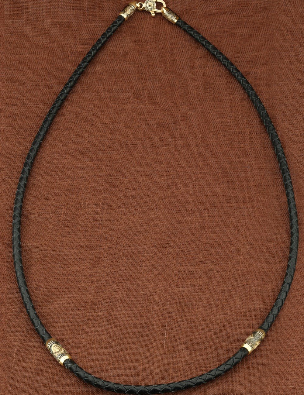 Гайтан из лимонного золота c кожаным шнурком