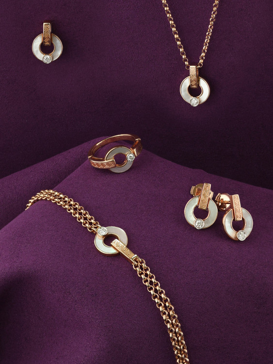 Серьги из золота c бриллиантами и перламутром