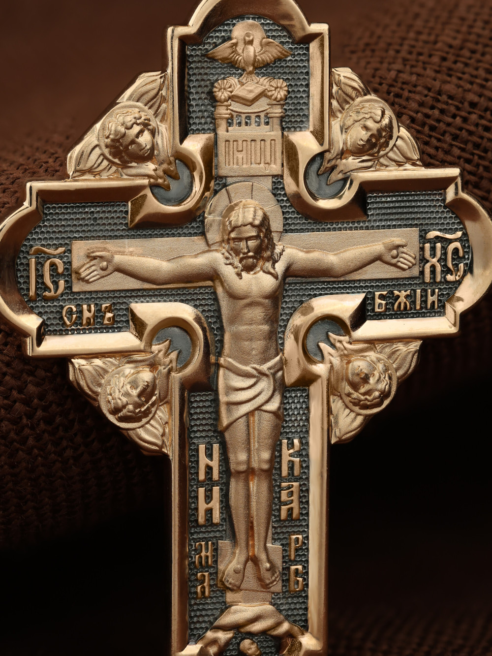 Крест из золота