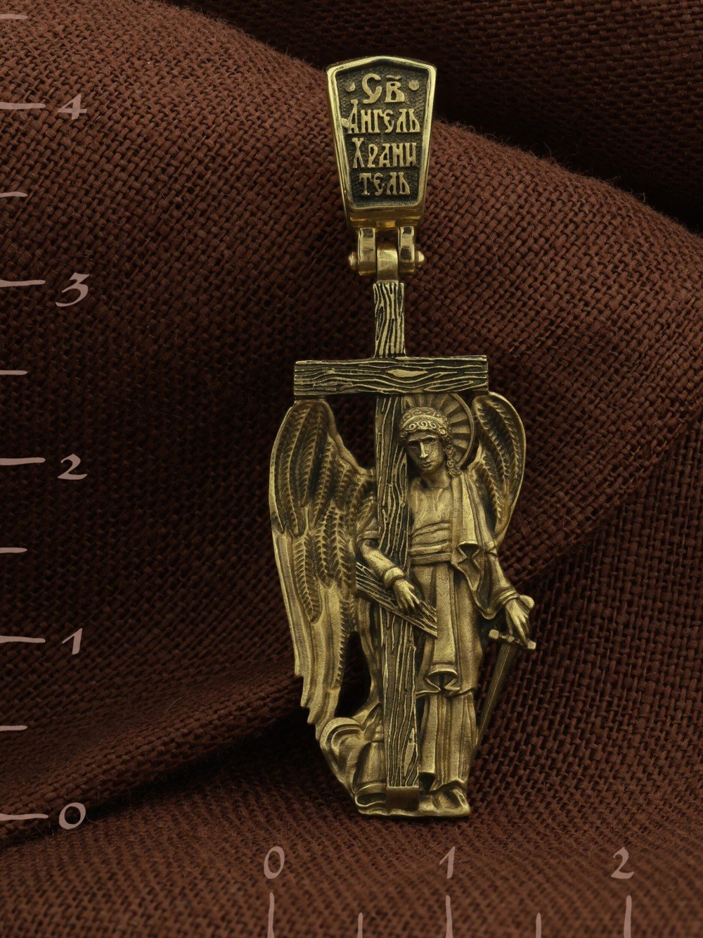 Крест из лимонного золота