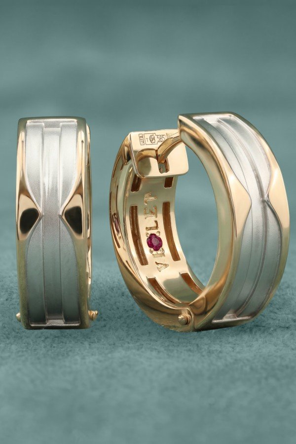 Серьги из золота c рубином