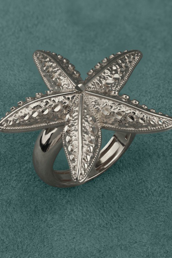 Кольцо из белого золота c рубином