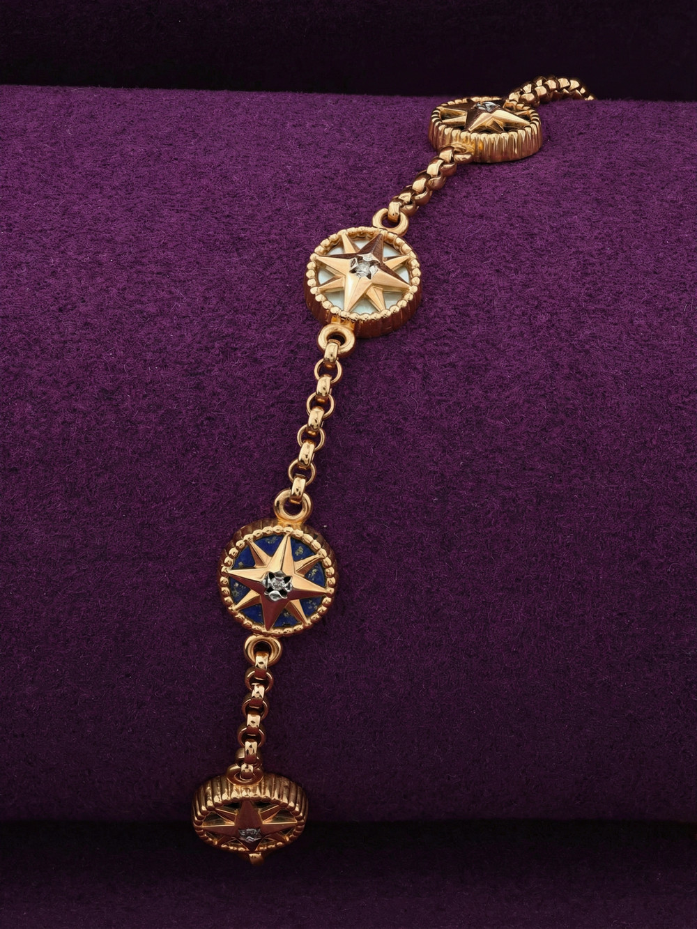 Браслет из золота c бриллиантами, лазуритом и перламутром