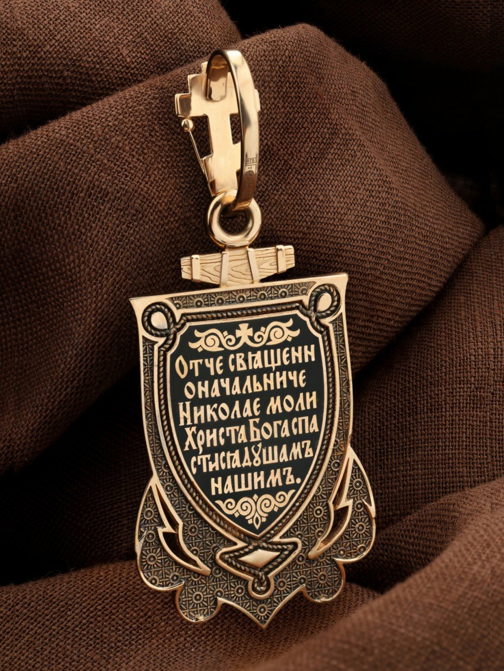 Образок из золота c эмаль