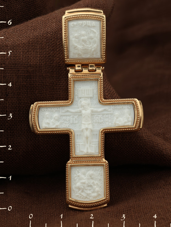 Крест из золота c бивнем мамонта