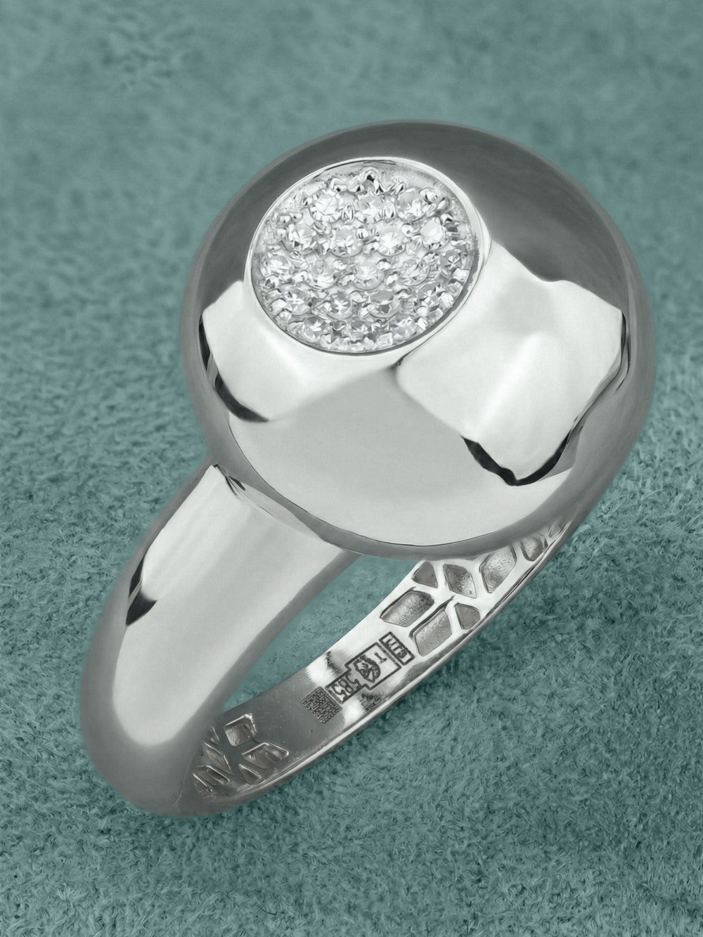 Кольцо из белого золота c бриллиантами