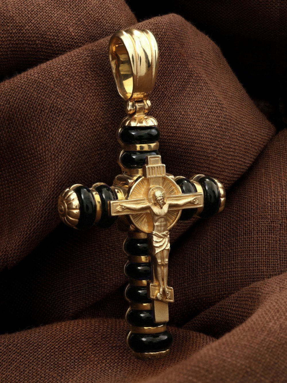 Крест из лимонного золота c ониксом